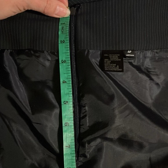 Classic pencil skirt - Picture 8 of 8